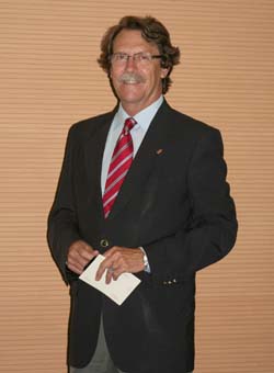 José Campos.